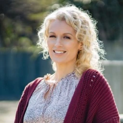 profile-108-stacy-starr-accounting-clerk-